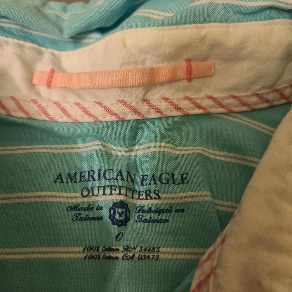 Size 0 American eagle button down 3/4 sleeve - Picture 4 of 5